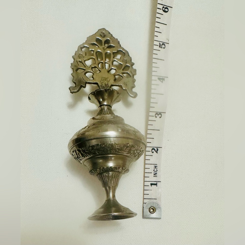 Vintage Elegant Silver Egyptian Pharaohs Kohl’s (eyeliner )Pot 
5 1/2 inches - Picture 9 of 9